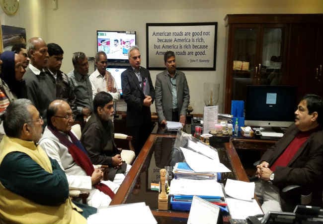 पढ़िए, पत्र लिखकर तेजस्वी यादव ने केंद्रीय मंत्री गड़करी से क्या मांगा