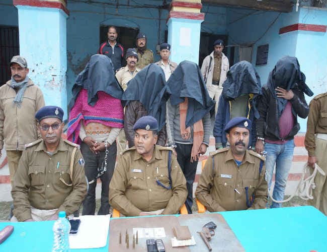 देश में वाहन लूट को अंजाम देने वाले 5 शातिर गिरफ्तार