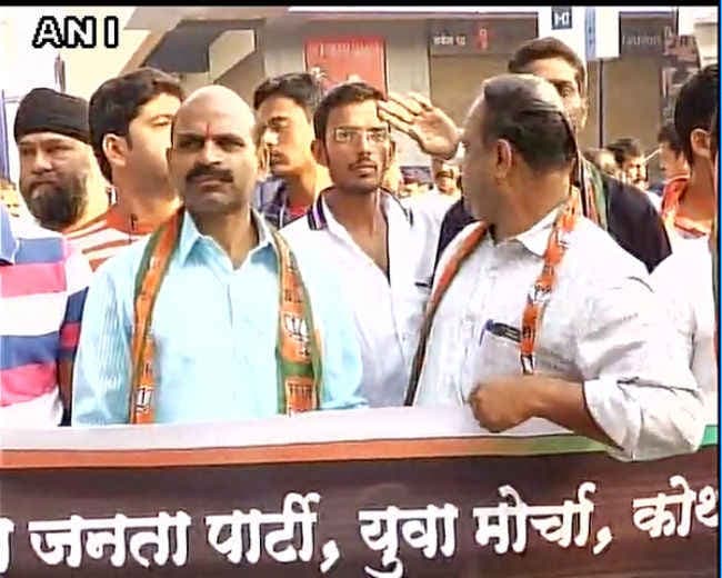 BJP ने किया ''बाजीराव मस्तानी'' का विरोध, शो रद्द
