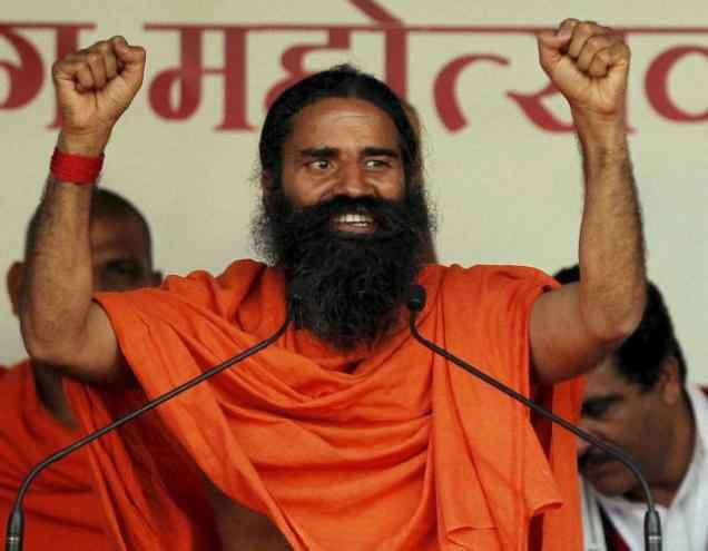 केजरीवाल अधिकारी के साथ मर्यादा का अतिक्रमण कर रहे हैं : रामदेव