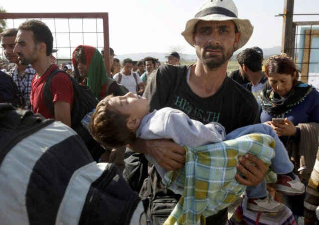 यूरोप में शरणार्थियों की संख्या 10 लाख के पार, पैदा हुए द्वितीय विश्वयुद्ध जैसे हालात