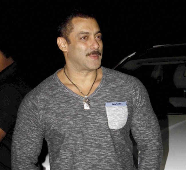 बॉलीवुड ने कहा,” Happy BirthDay Salman Khan”