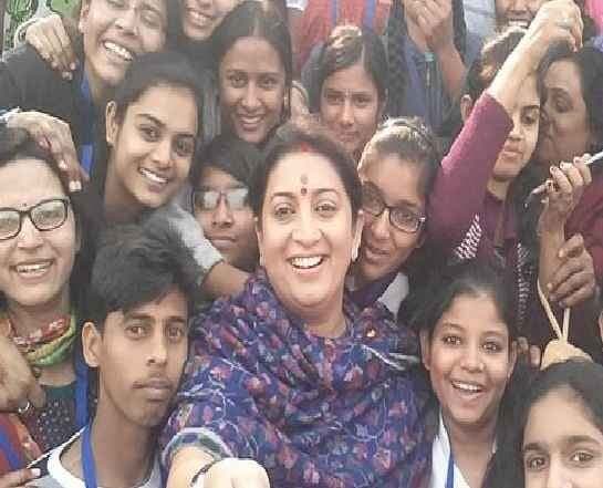 असम में महिलाओं के खिलाफ बढ़ रहा है अत्याचार : ईरानी