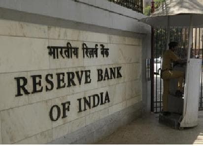 सरकारी बैंकों के प्रमुखों ने कृषि ऋण माफी पर सवाल खड़ा किया