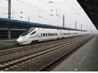 थिंक टैंक ने कहा , चीन के विकास को लेकर अभी भी घबराया हुआ है भारत