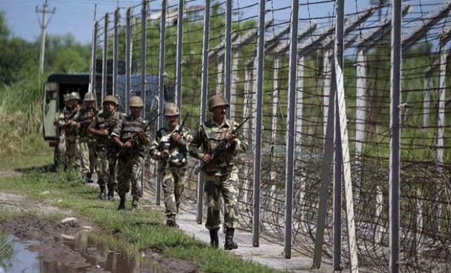 पाक की ओर से फायरिंग आज भी जारी, मुंहतोड़ जवाब दे रहे हैं भारतीय जवान