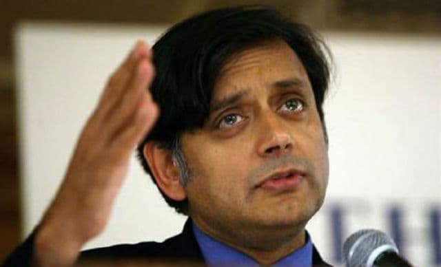 थरुर का आरोप : पुलिस ने इकबालिया बयान हासिल करने के लिए उनके सहयोगी को किया प्रताडित