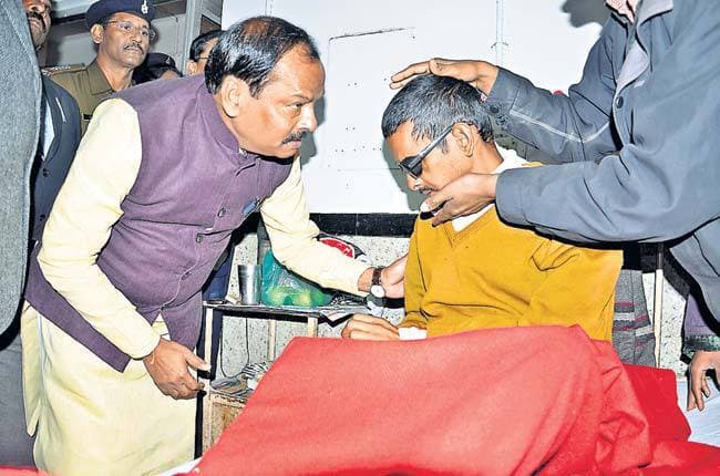 क्यों कुछ नहीं देख पायीं व्यवस्था की आंखें?