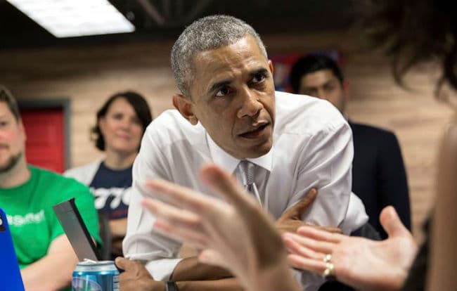 पेरिस आतंकी हमला : ओबामा पहुंचे फ्रांसिसी दूतावास, जताया शोक