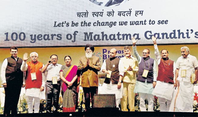 आज मोदी की रैली में सम्मानित होंगे रघुवर दास सहित अन्य