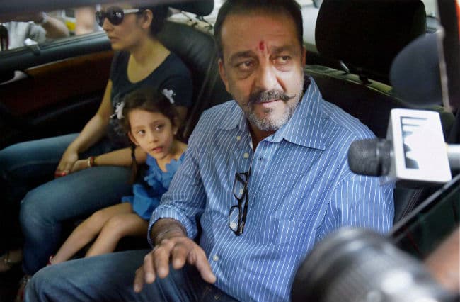 नहीं बढ़ी फरलो की अवधि, संजय दत्त को वापस जाना होगा जेल