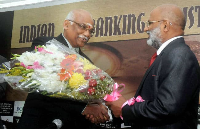 बैंकों में सरकारी हिस्सेदारी की बिक्री पूंजी जरुरतों को पूरा करने के लिए पर्याप्त नहीं : आरबीआइ