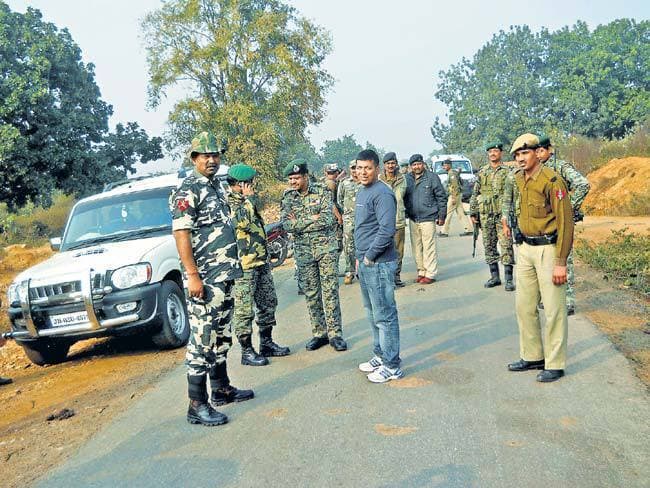 चौपारण में मुठभेड़, तीन नक्सली ढेर, कई जख्मी