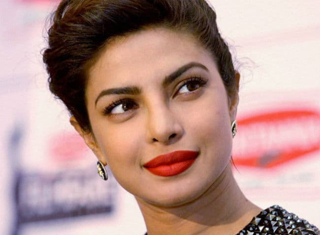 देशी गर्ल प्रियंका बोली, ''मैरीकॉम'' के लिए मिला पुरस्कार पापा के लिए समर्पित...