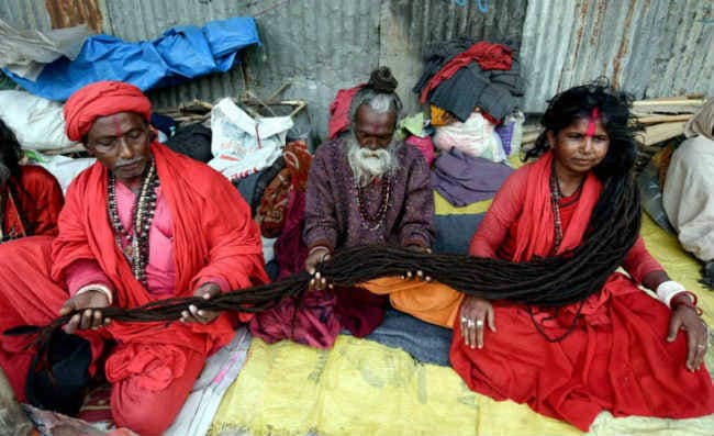 मकर संक्रांति के अवर पर गंगासागर में 10 लाख लोगों ने लगायी आस्था की डुबकी