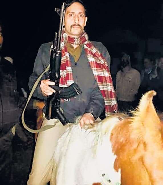 ‘धन्नो’ पर सवार ‘मनु’ : अपराधी को धर दबोचा