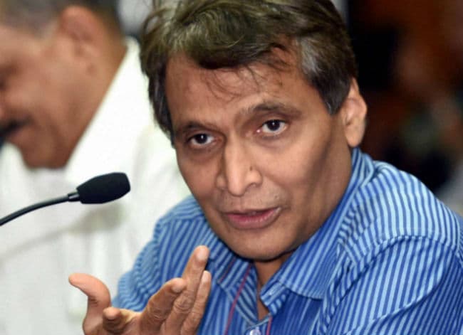 पर्याप्त निवेश के अभाव के कारण रेलवे को करना पड़ा सेवाओं से समझौता : प्रभु