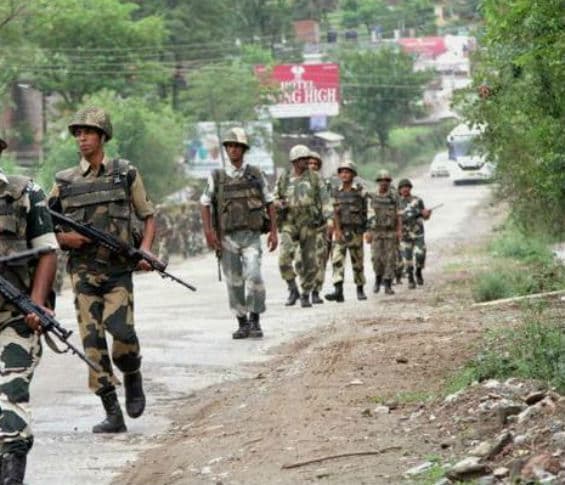 पाक रेंजरों ने फिर की सीमा पार से गोलीबारी, तीन बीएसएफ चौकियों को बनाया निशाना