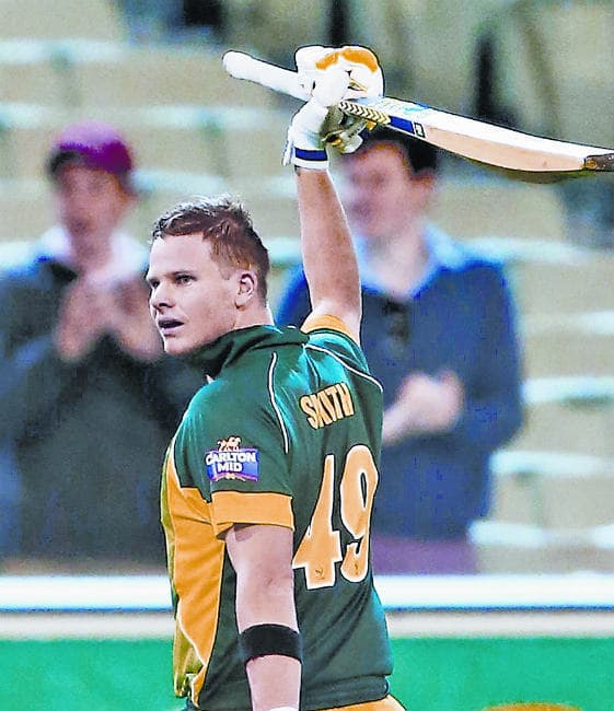 त्रिकोणीय श्रृंखला : स्मिथ की कप्तानी पारी, इंग्लैंड को हराकर ऑस्ट्रेलिया फाइनल में