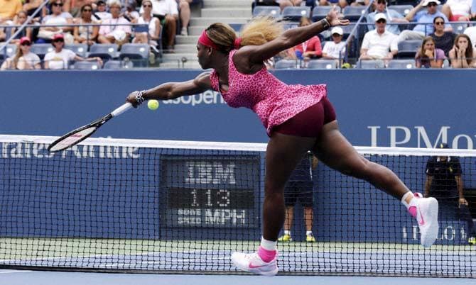 सेरेना और वावरिंका अगले दौर में, अजारेंका बाहर