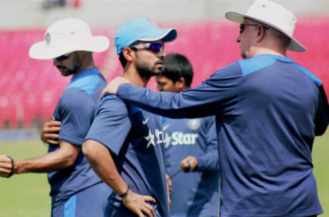 ''करो या मरो'' मुकाबले में इंगलैंड से हारकर भारत ट्राई सीरीज से बाहर