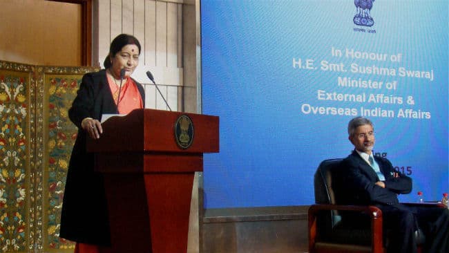 सुषमा ने चीनी राष्ट्रपति से पहले विदेश मंत्री वांग से मुलाकात की