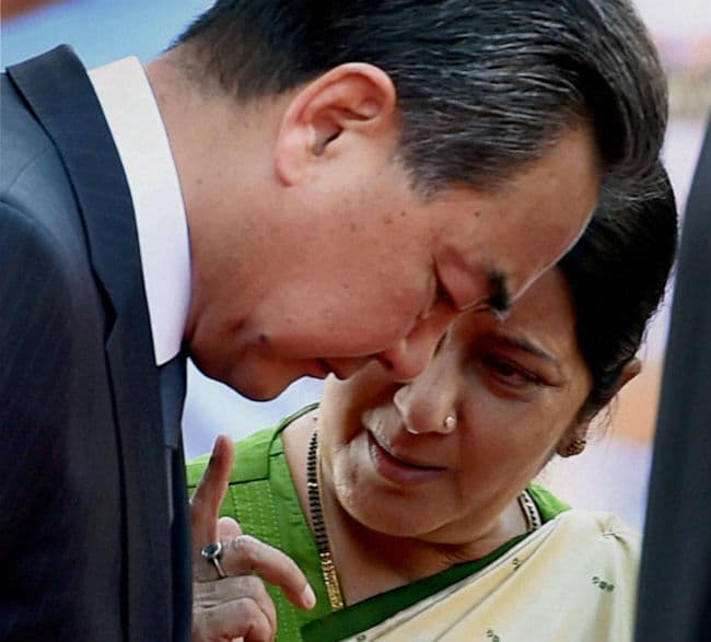 चीनी राष्ट्रपति से मिलीं सुषमा, बोले जिनपिंग - यादों में बसा है भारत दौरा