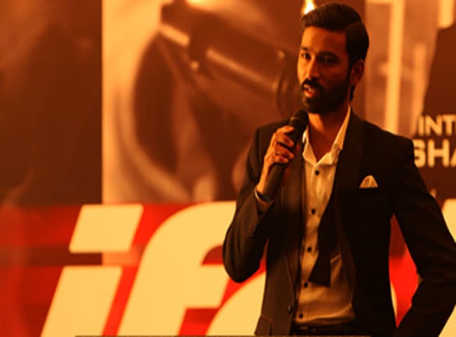 33 स्क्रिप्ट पढ़ने के बाद धनुष को पसंद आई थी ''शमिताभ'' की कहानी...