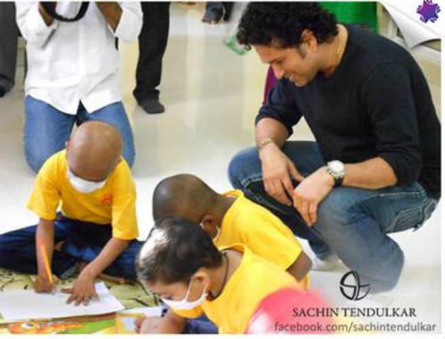 संत जूड चाइल्ड केयर सेंटर पहुंचे सचिन तेंदुलकर
