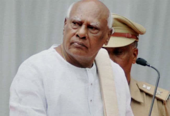 निमंत्रण पत्र में महात्मा गांधी की तस्वीर नीचे होने पर रोसैया ने कार्यक्रम किया रद्द