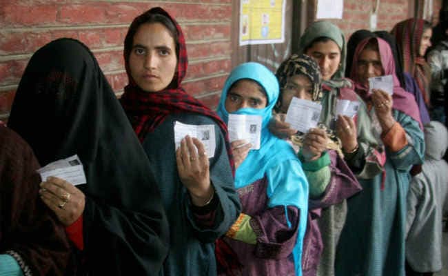 प. बंगाल उपचुनाव : 10 बजे तक 18 प्रतिशत मतदान