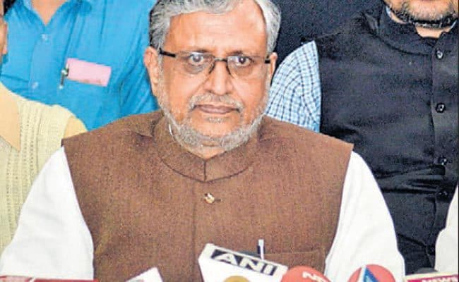 सीएम बनने से अच्छा चुनाव मैदान में जाएं नीतीश : मोदी