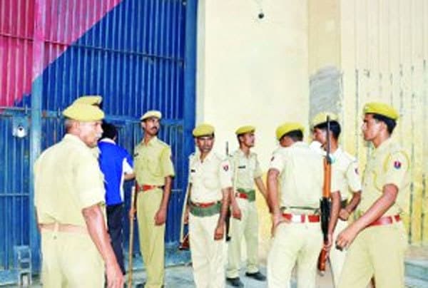 Covid-19 Bihar : कैदियों में बढ़ते बुखार के मामलों से जेल में हड़कंप, बनाए जा रहे विशेष कोरेंटिन जेल