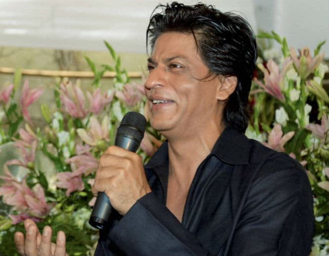 बोले शाहरुख, जब सिगरेट छोडूंगा तो बात जगजाहिर हो जायेगी