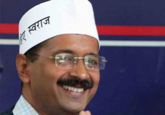 ''AAP'' की बैठक 2 बजे से, योगेंद्र यादव और प्रशांत भूषण पर गिर सकती है गाज