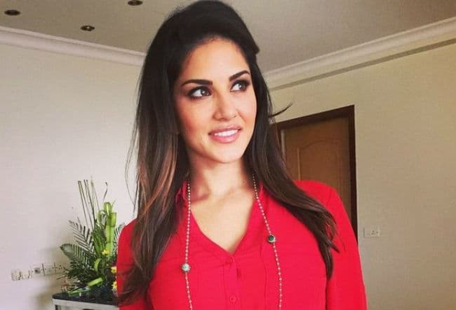 अब जल्द ही छोटे पर्दे पर ''आहट'' देंगी सनी लियोन