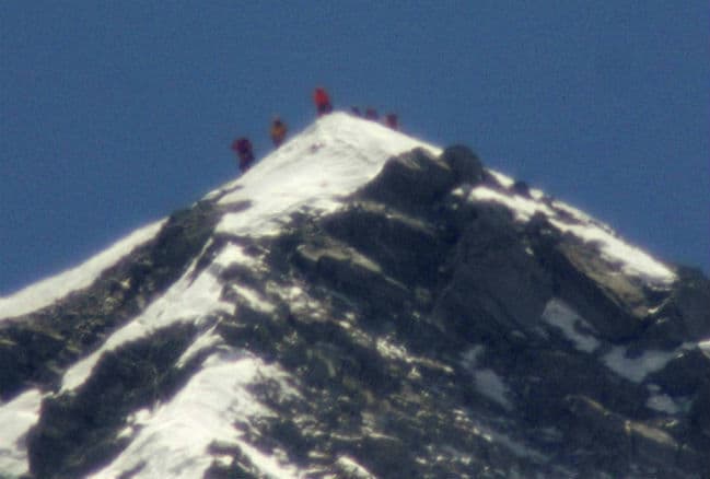 माउंट एवरेस्ट से होकर गुजरेगी चीन से नेपाल की नयी रोजाना उडान