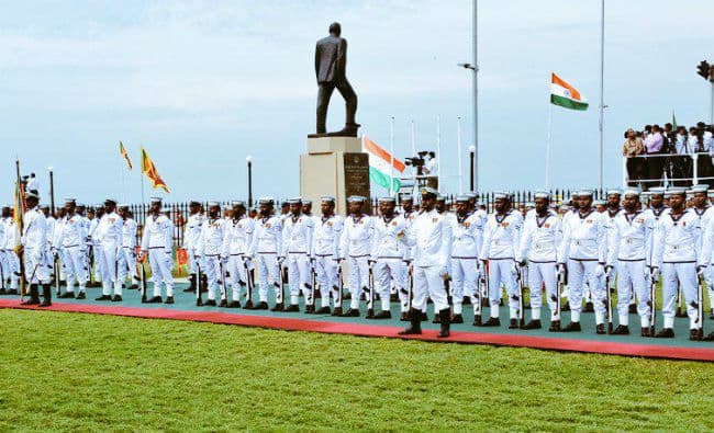 श्रीलंका के राष्ट्रपति सिरिसेना से मिले मोदी, श्रीलंकाई संसद को किया संबोधित