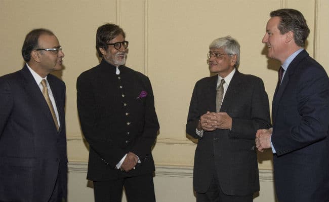 ''गांधी प्रतिमा'' के अनावरण का साक्षी होना सम्मान की बात : बिग बी