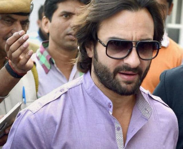 सैफ अली खान से पद्म पुरस्कार वापस लेने पर विचार कर रहा है केंद्र