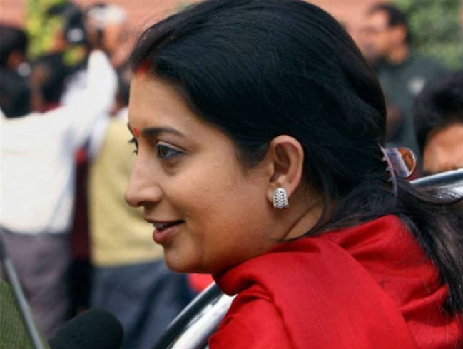 स्मृति ईरानी को WEF ने ''यंग ग्लोबल लीडर'' के लिए किया नामांकित