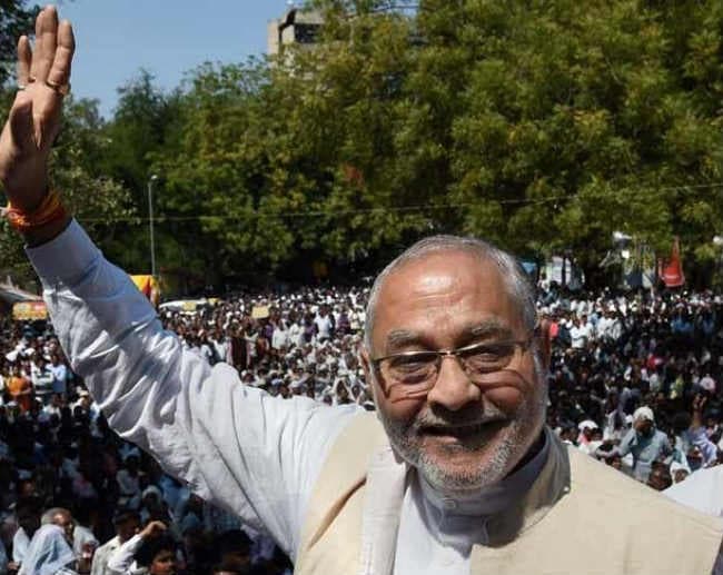 प्रधानमंत्री के भाई ने कहा, 13 साल में सिर्फ तीन बार हुई नरेंद्र से मुलाकात
