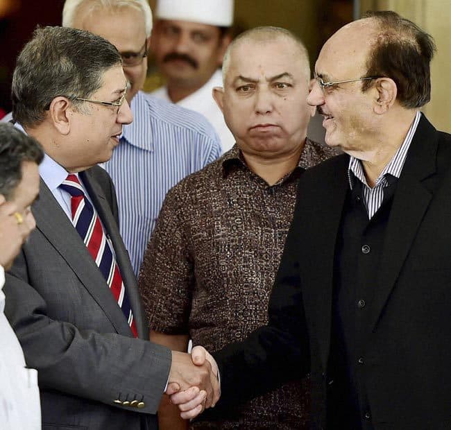 आपस में भिड़े श्रीनिवासन और मुस्तफा कमाल