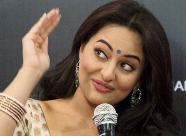 महिला सशक्तिकरण का मतलब नहीं कि आप कैसे कपड़े पहनते हैं : सोनाक्षी