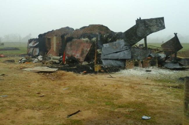 पाकुड़ जिले के पचुवाड़ा रांगा टोला में निर्माणाधीन पुल पर नक्सलियों ने मचाया तांडव