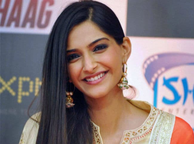 सोनम कपूर बनेंगी विमान की परिचालिका ''नीरजा भनोट''