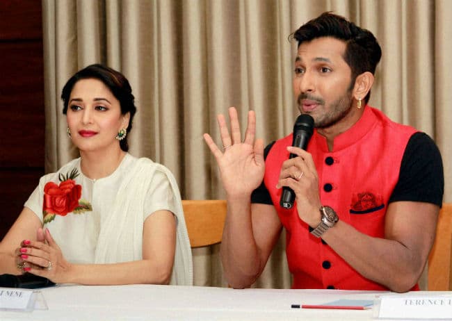 ''धक धक'' गर्ल माधुरी का ''जुगनी डांस महोत्सव'', वीडियो