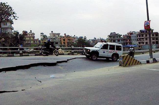 वायुसेना के विमान ने नेपाल में फंसे 55 भारतीयों को निकाला