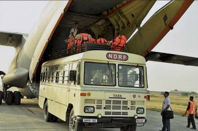 भूकंप से तबाही : भारत का नेपाल में ऑपरेशन मैत्री