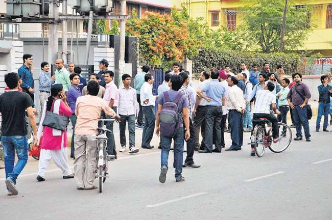बिहार में तीसरे दिन भी डोली धरती, दहशत में आये लोग